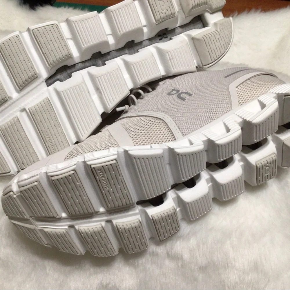 On cloud 5 tennis shoes - Picture 2 of 5